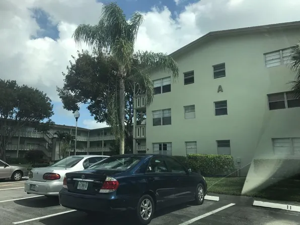 7 Dorset Dr #A, Boca Raton, FL 33434