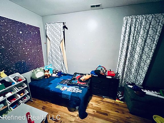 5th image of 3219 S Lituanica Ave #11667090