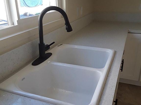 5th image of 8942 Champion Ave