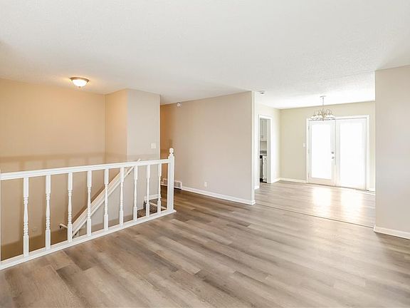 5th image of 404 Grand Ave