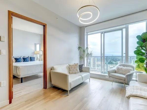 13495 Central Ave #3904, Surrey, BC V3T 0K2