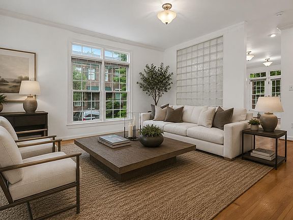 3rd image of 734 Parkham Ln