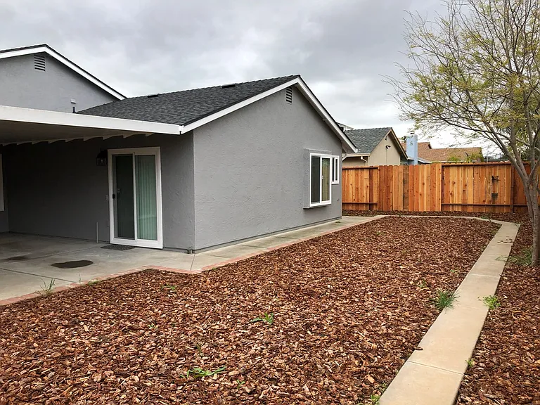 1740 Gateway Dr — Photo 18