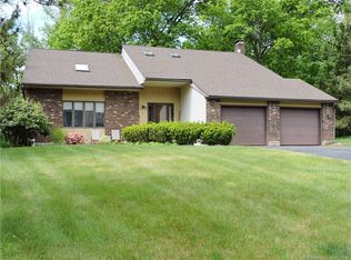 11 Markwood Ln, Manchester, CT 06040