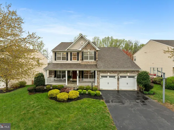 229 E Skyline Dr, Purcellville, VA 20132