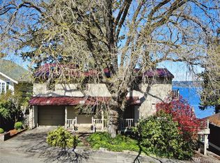 416 1st St, Langley, WA 98260