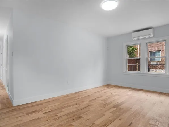 2738 Miles Avenue image 10 of 27