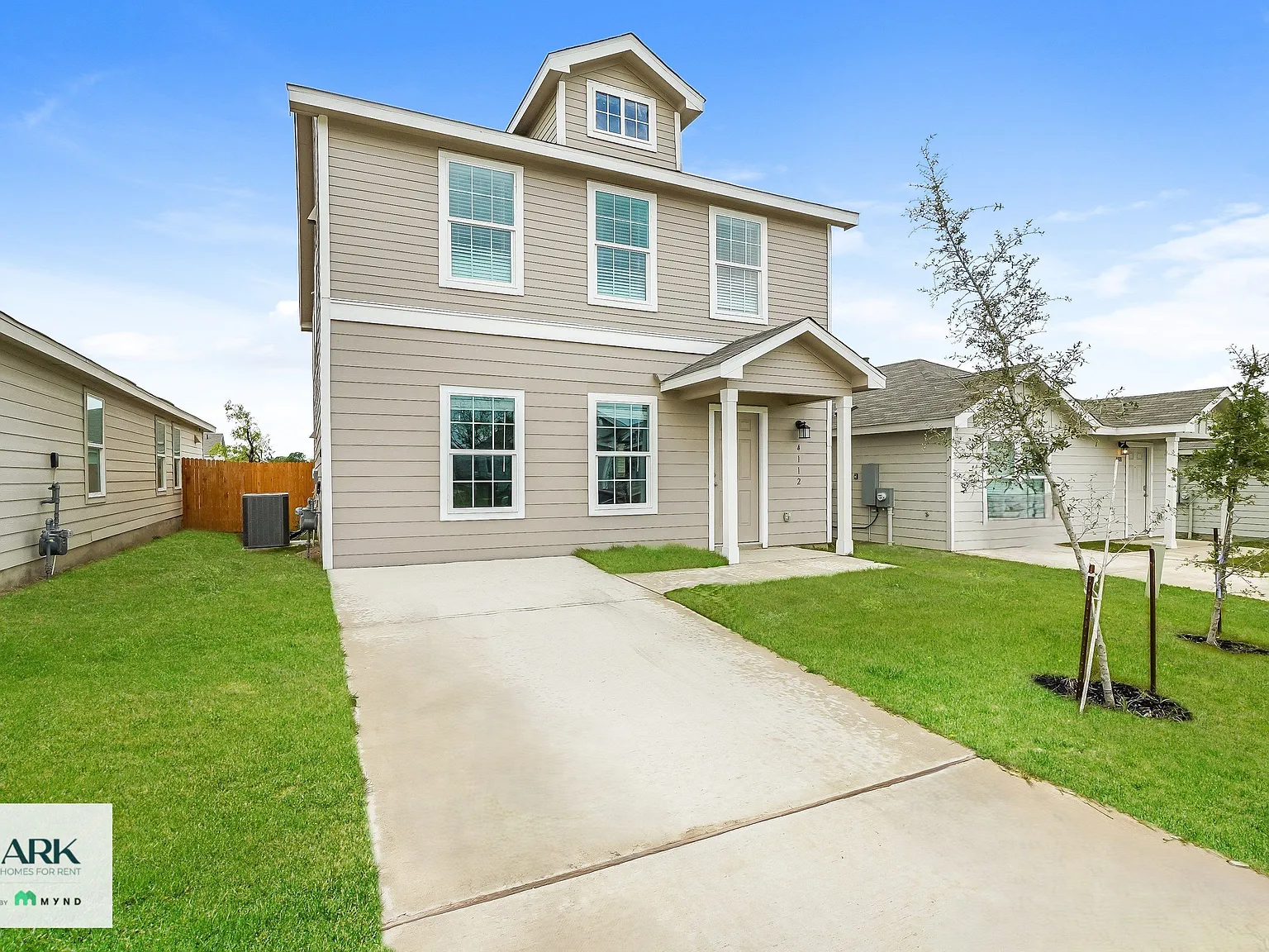 4 bed, 2.0 bath, 1880 sqft, $1,832 — Photo 3