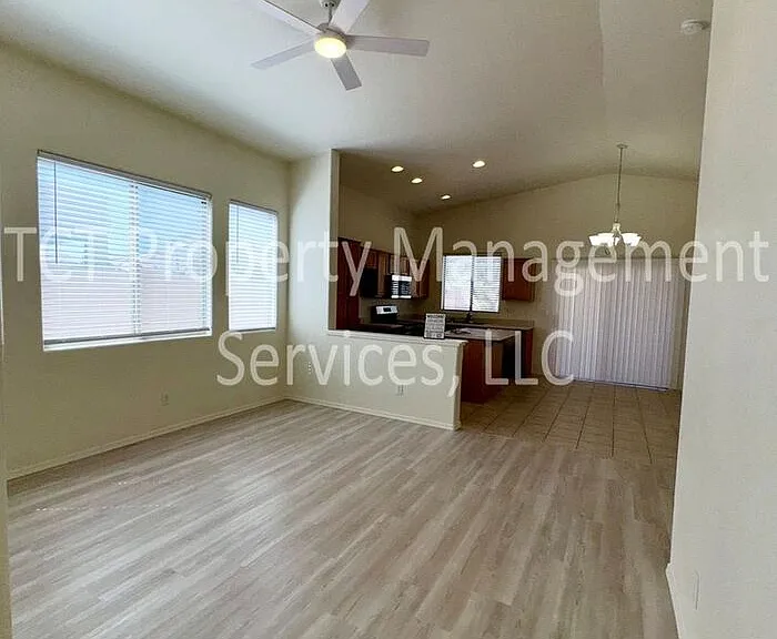 4399 S Maverick Ave — Photo 4