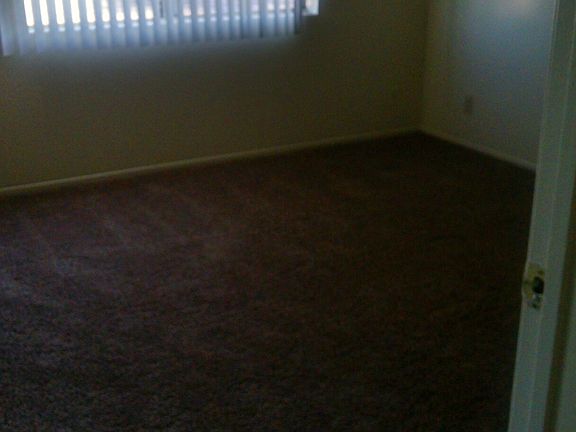 4th image of 617 E 97th St