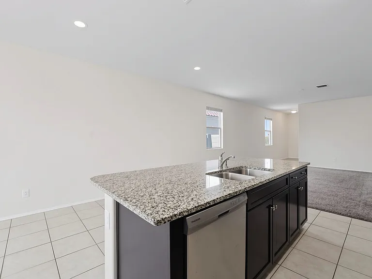 30915 W Amelia Ave — Photo 13