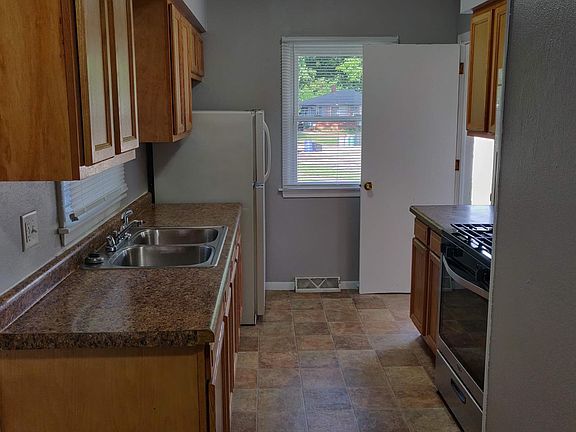 3rd image of 2519 Heritage Ct