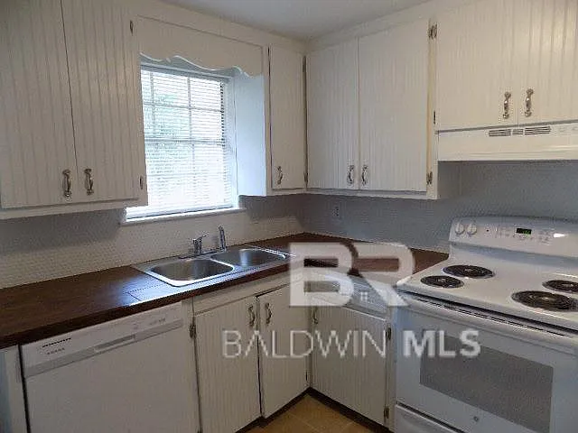 16219 Silverhill Ave — Photo 21
