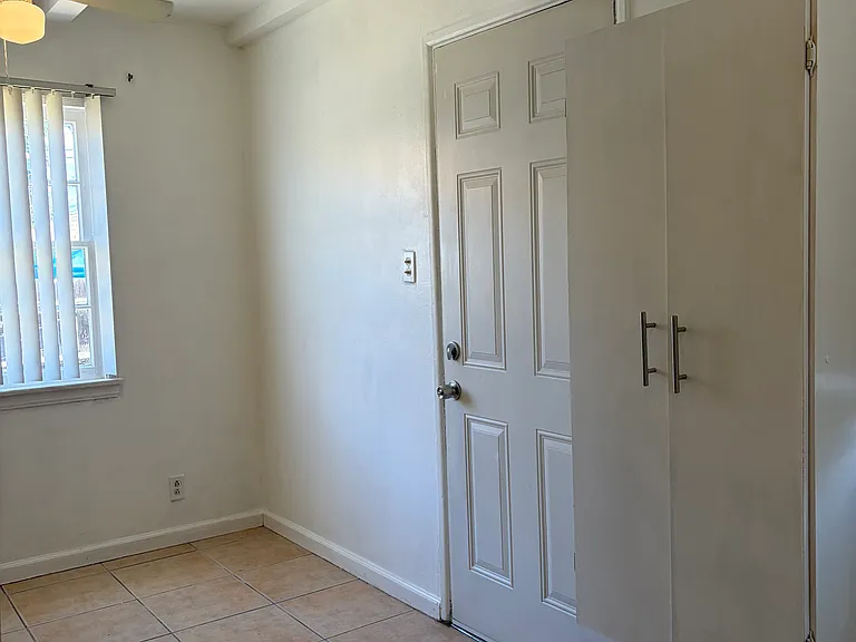 7004 1/2 Hazeltine Ave #4 — Photo 7