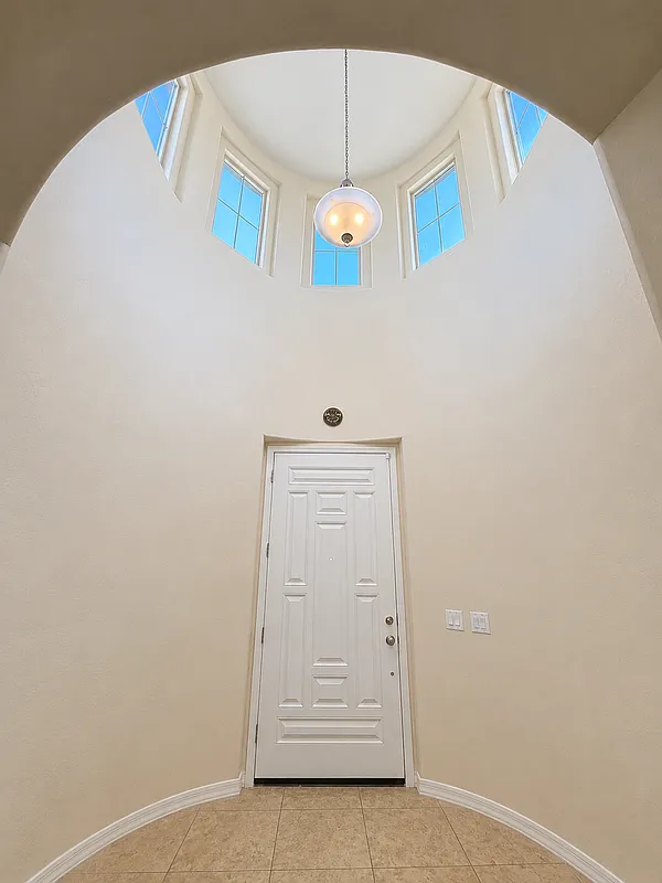 4 bed, 3.5 bath, 3800 sqft, $4,000 — Photo 3