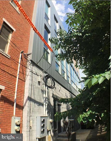1st image of 111 Earp St #17