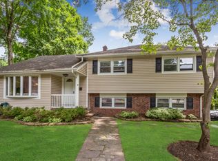6 Clarke Pl, Tenafly, NJ 07670