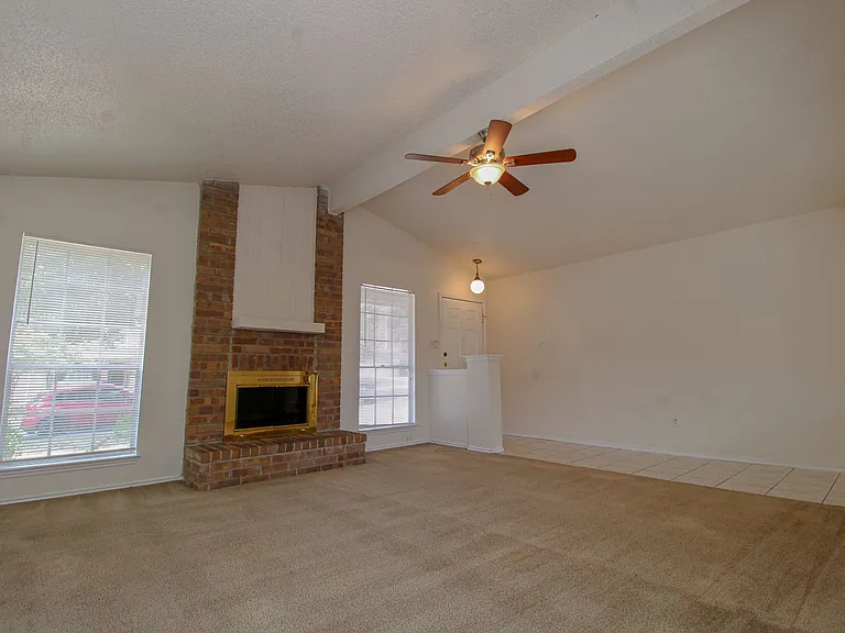 6214 Ridge Glade St — Photo 9