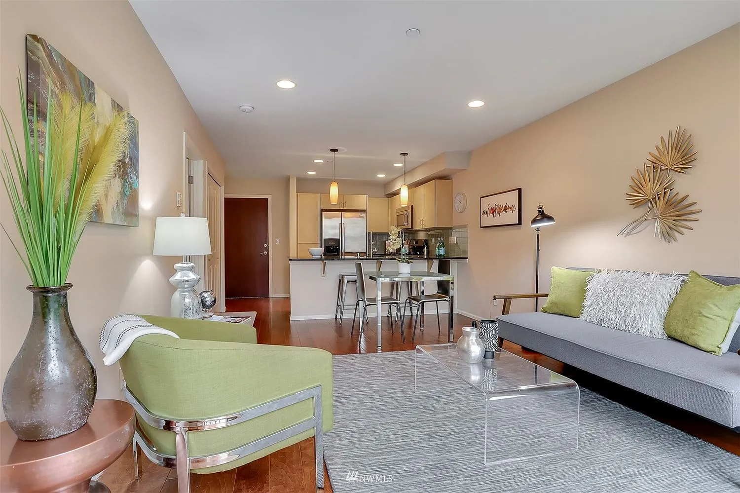 1 bed, 577 sqft, $2,240 — Photo 2