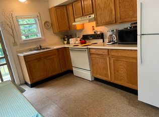 17 Quincy St, Greenfield, MA 01301