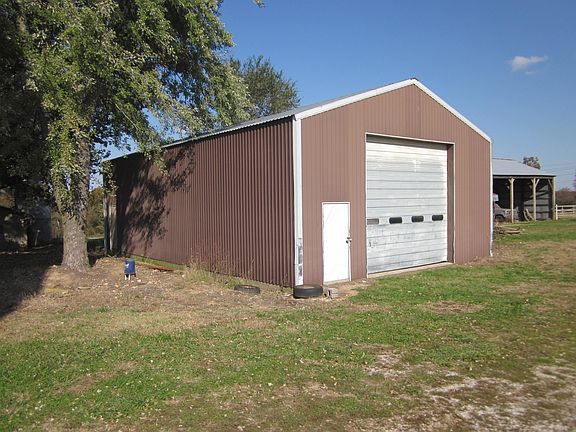 5th image of 134 Circle C Ln