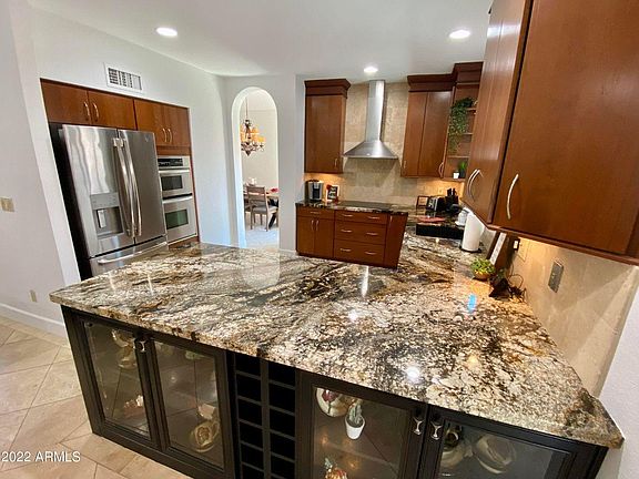 3rd image of 5001 E Waltann Ln