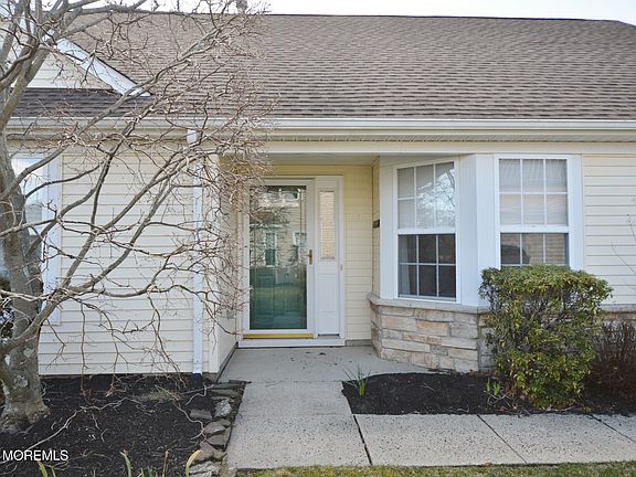 3rd image of 2531 Ridgemont Court