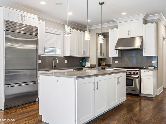 2nd image of 3324 N Damen Ave APT 1N