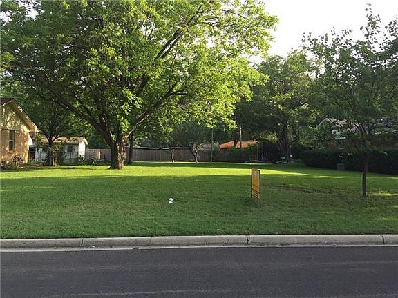 2nd image of 214 Allenwood Dr