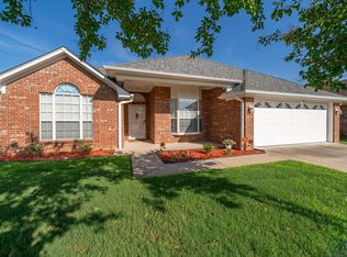 1602 Valley Brook Ln, Longview, TX 75605