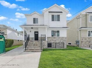 172 N Railroad St, Staten Island, NY