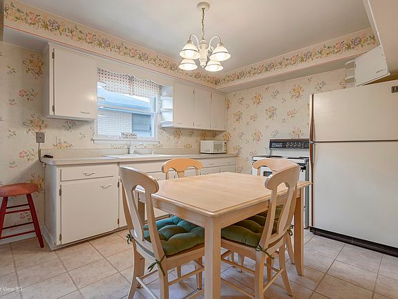 5th image of 1117 Waverly Pl