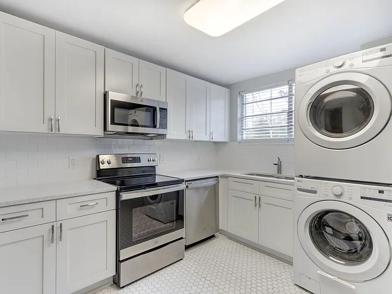 737 E Gwinnett St #D — Photo 14