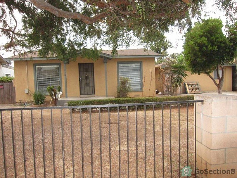 1st image of 130 E 31st St
