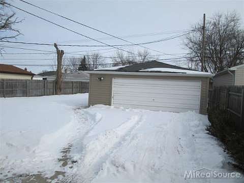 3rd image of 25520 Hoffmeyer St