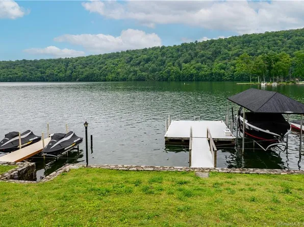 809 Candlewood Lake Road South, New Milford, CT 06776