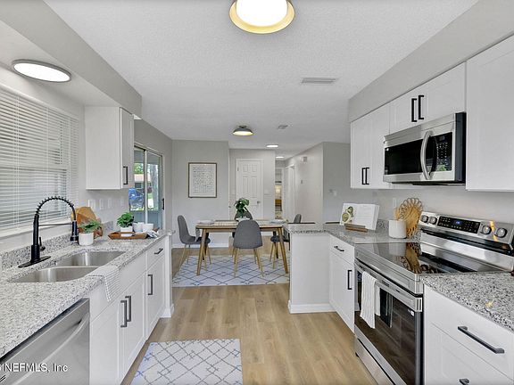 3rd image of 165 TOLEDO Street