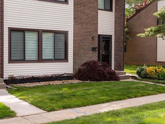 2nd image of 412 Kellington Dr