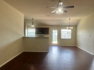 140 Calcite Ln, Jarrell, TX 76537