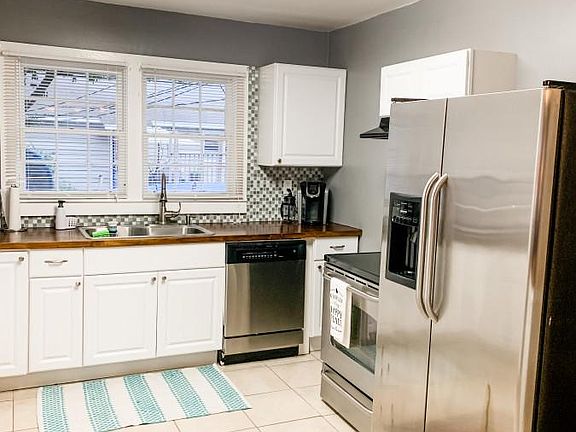 4th image of 141 E 58th St
