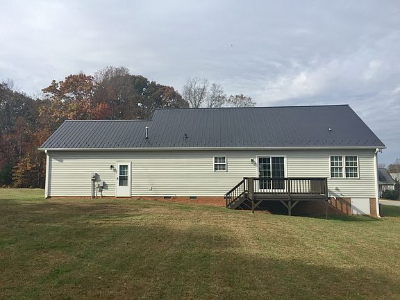 3rd image of 161 Stonehaven Ct