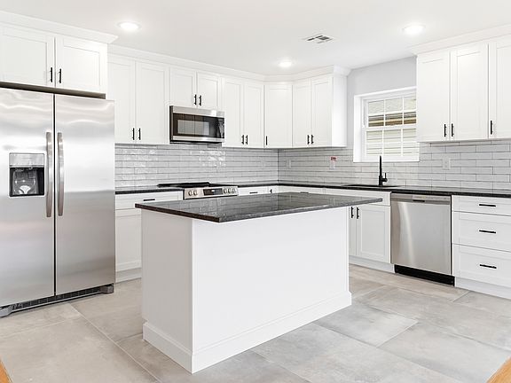 4th image of 129 Mount Pleasant Ave #3