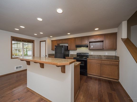 4th image of 4760 148th St NE #148