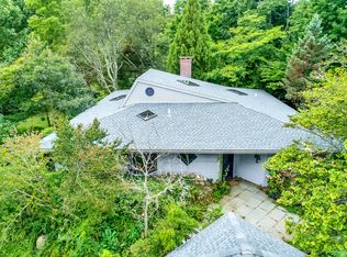 22 Wildrose Ave, Guilford, CT 06437