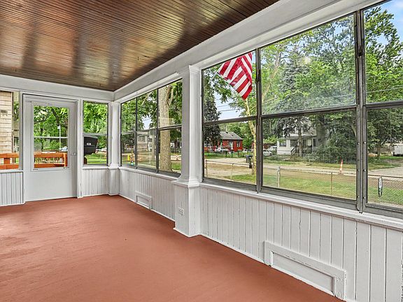 3rd image of 628 Trimble Ave