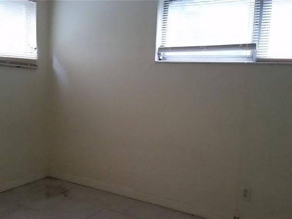 5th image of 3800 18th Ave S Uppr 3