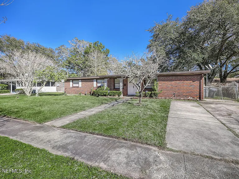 3223 Victoria Park Rd — Photo 3