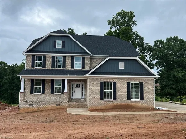 8006 Hacker Dr #42, Stokesdale, NC 27357