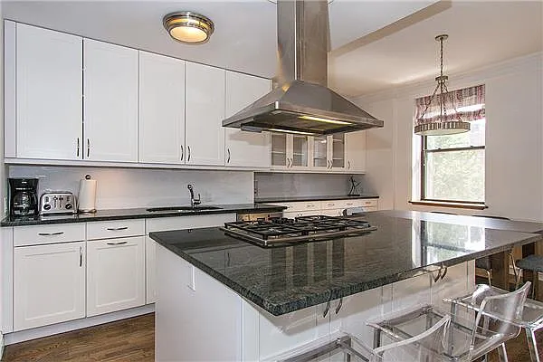 Rented by Maison International | media 31