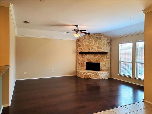 5th image of 416 Roger Graves Cir